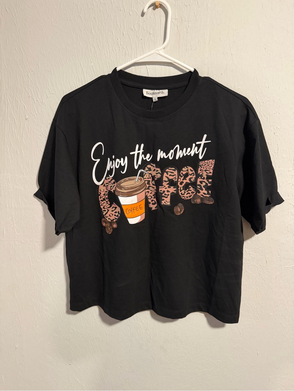 Boulevard Enjoy the Moment Coffee Leopard Graphic Tee Small